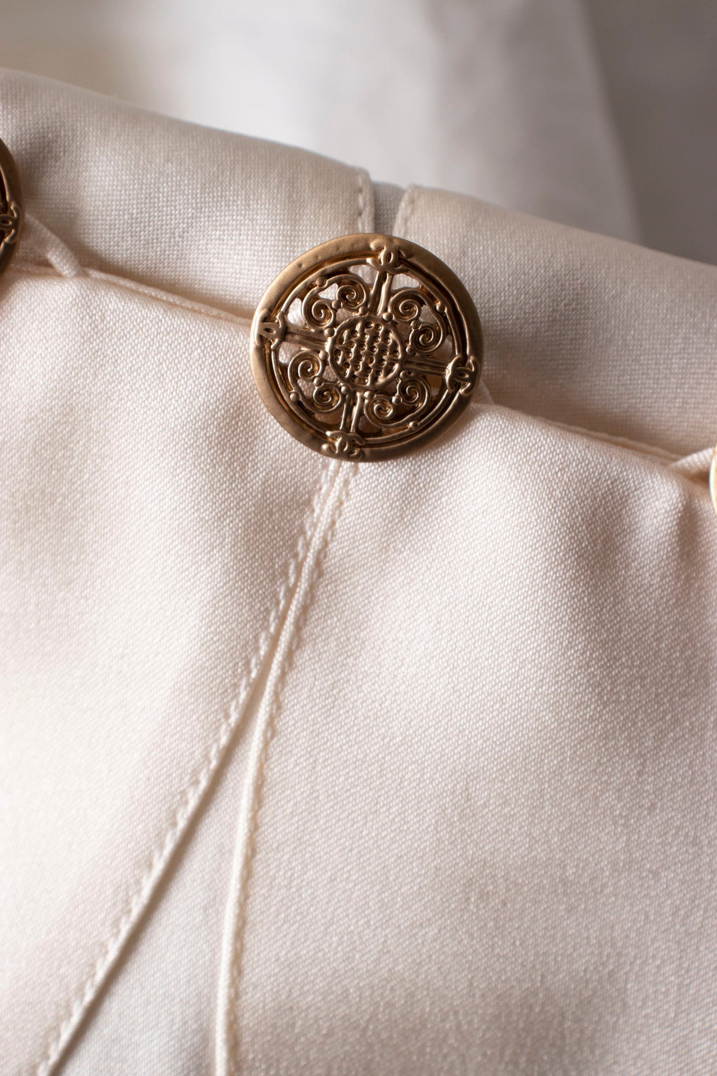 00s Chanel Sleeveless Silk Top L